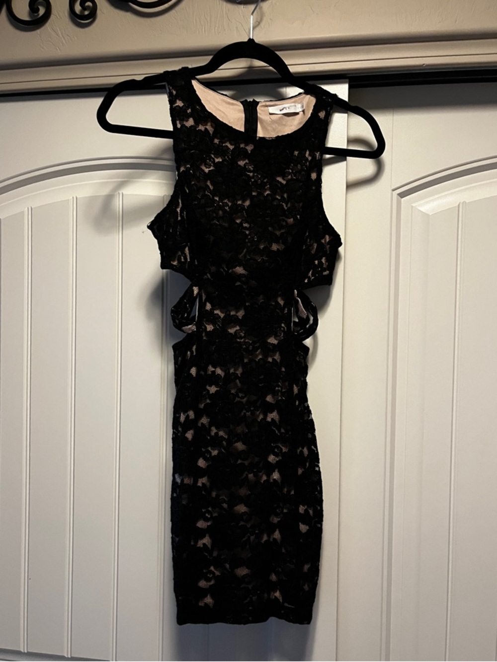 LUSH Black Lace Open Sides with Criss Cross Pattern Sexy Mini Dress Sz Small